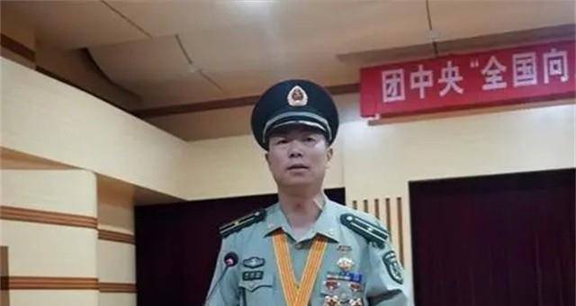 英雄团长祁发宝近况:身体恢复良好,头颅伤痕依旧明显