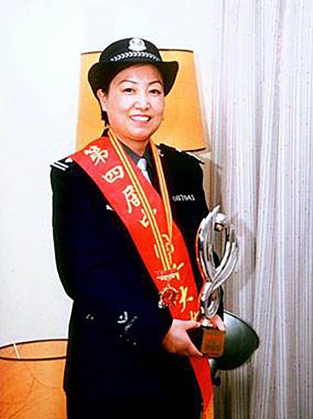 "女神警"任长霞40岁车祸遇难,唯一的儿子现状如何_百姓_登封市_案件