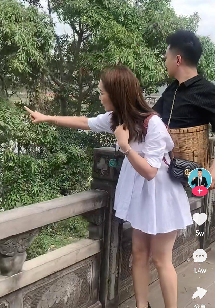 成都的一位残疾单亲妈妈",不少粉丝都对小波背叛婚姻的行径十分反感