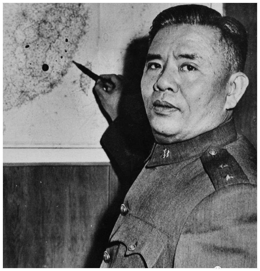 1946年3月17日,蒋介石接到一个电话:戴笠座机会因缺油而坠毁