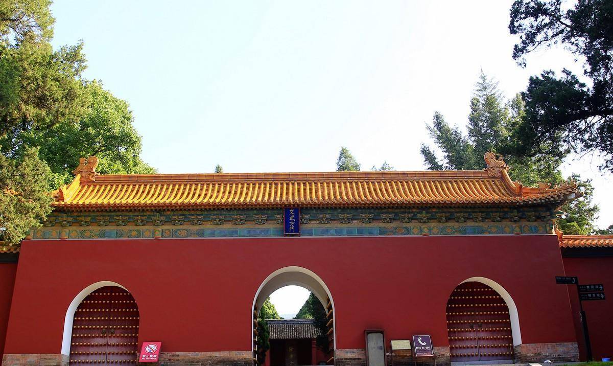 实拍朱元璋陵墓:历经600年地宫未被盗,1998年专家终于解开谜团_明孝陵