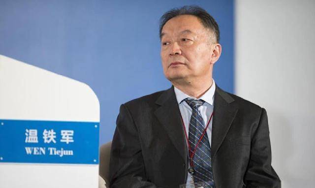 温铁军:如果不允许农民养殖鸡鸭鹅,民生必定受影响