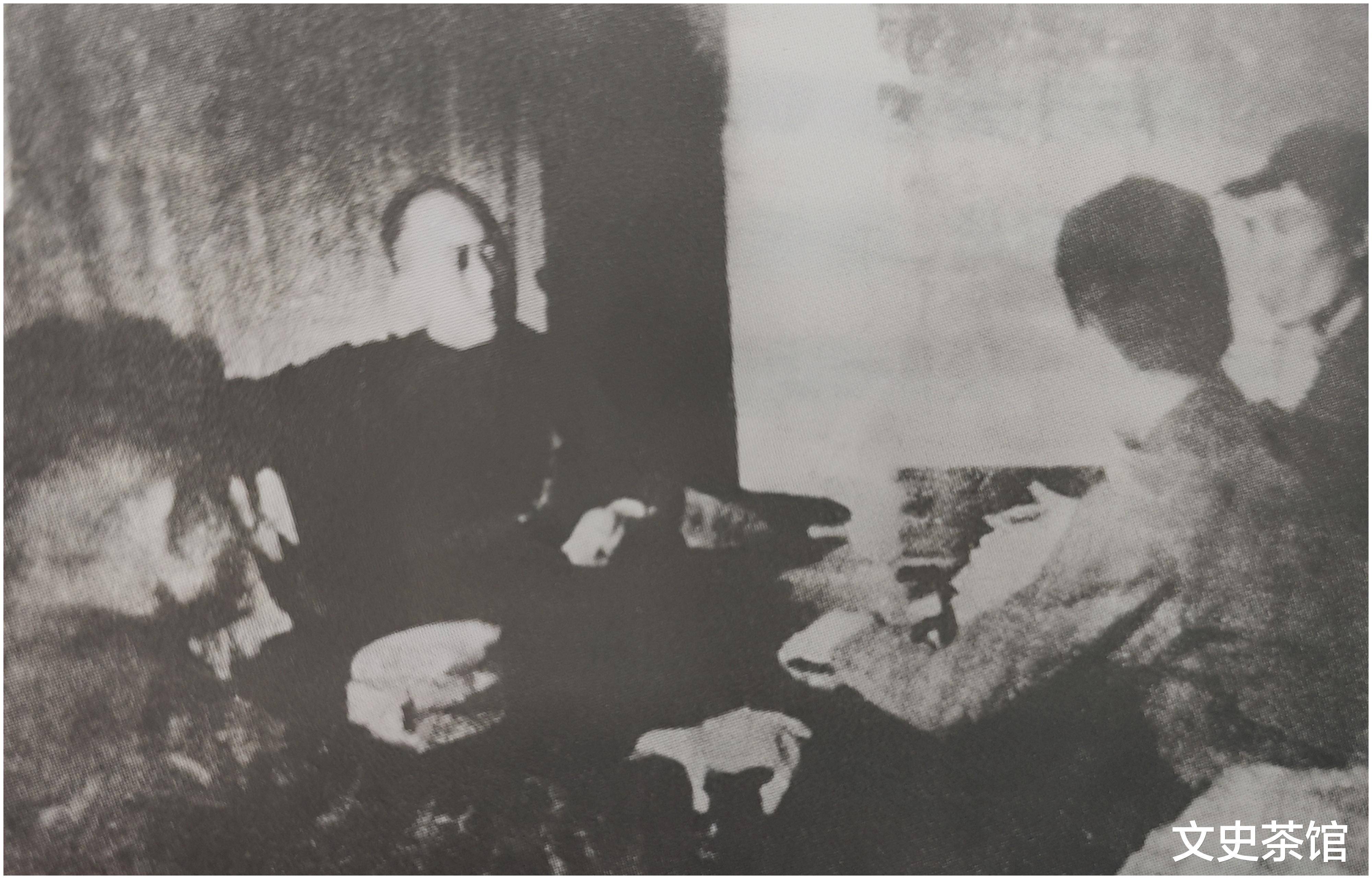 1959年，粟裕专门去看望一位无冕将军，恭敬地喊：老首长_滕代远_敌人_军衔