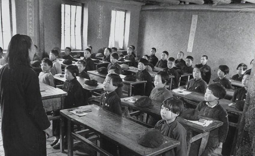 1981年，老师买20元棉鞋，26年后学生送套新房，背后的感人故事