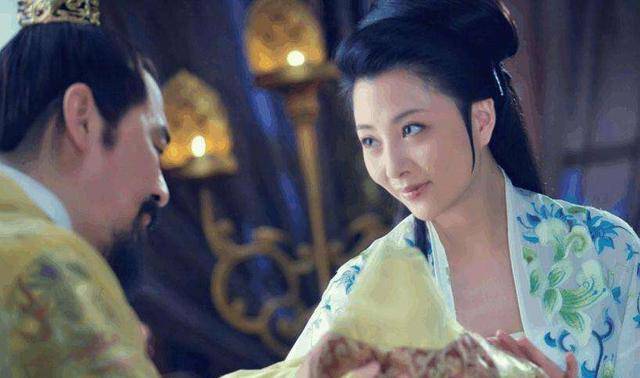 赵匡胤驾崩留下24岁皇后,赵光义面对貌美嫂子,他都做了什么?