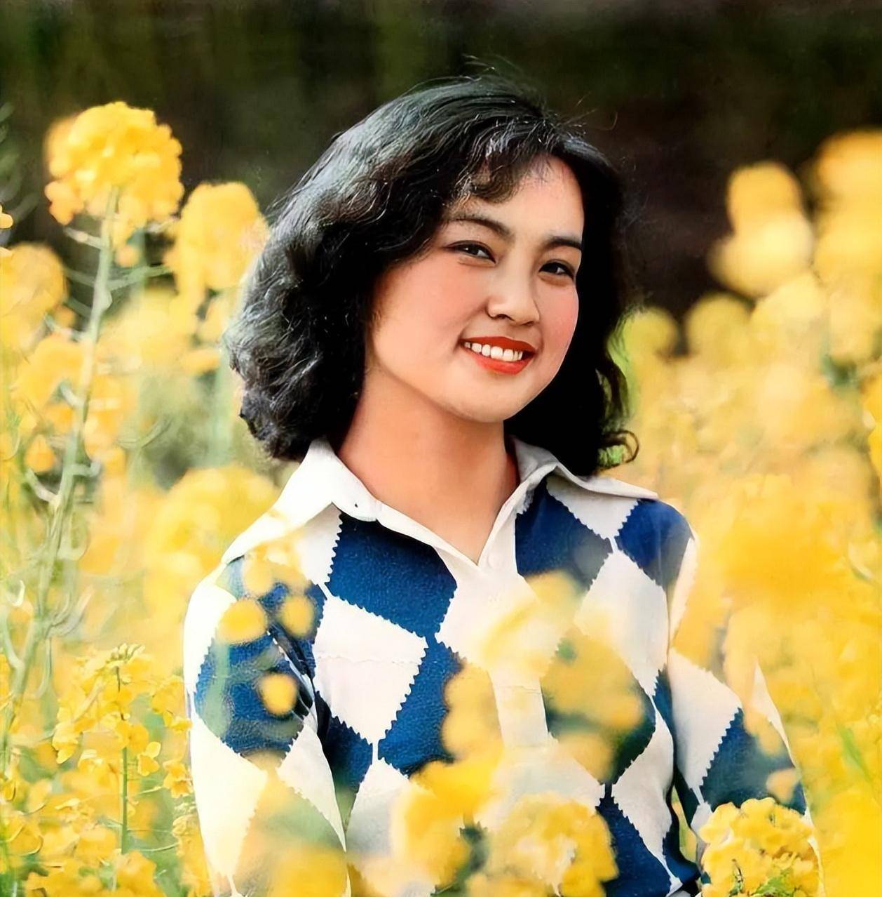 八十年代风靡全国的"的确良",为何突然消失?它只是换了个名字