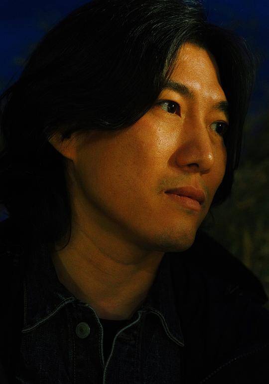 郑执:东北魔幻现实主义_作品_青春_一生