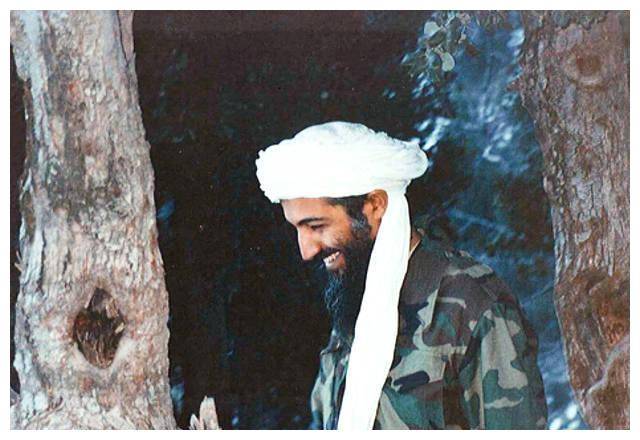 本·拉登在阿富汗一呆就是十年,十年的战火洗礼让本·拉登变得更加的