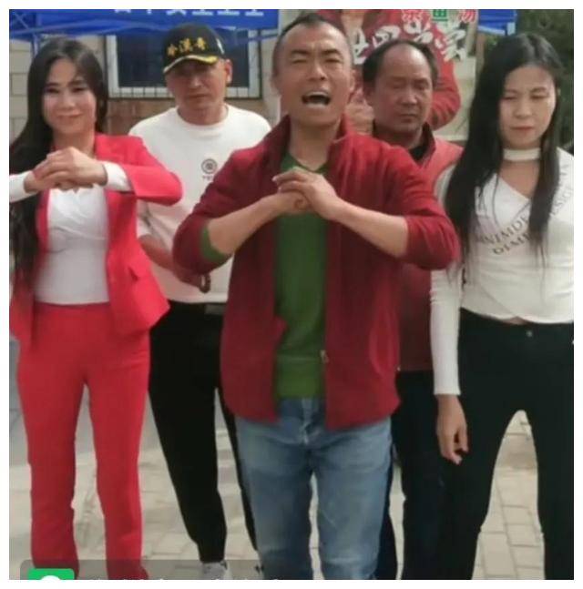 荥阳面条哥联手郑州尬舞,是志同道合还是臭味相投?