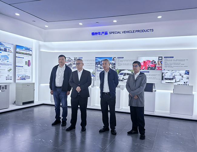 厦门金龙董事长刘志军到访金龙通用专用车子公司指导工作_搜狐汽车