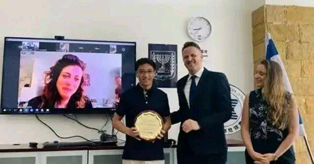 蒋伟当年小小善举,温暖了以色列女孩的心,增进中以两国之间的友谊,让