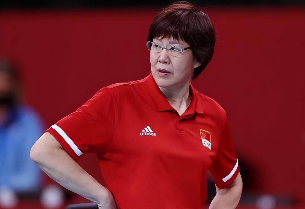 女排天才张锦文,对澡堂阿姨大打出手,郎平将其开除,后来怎样?