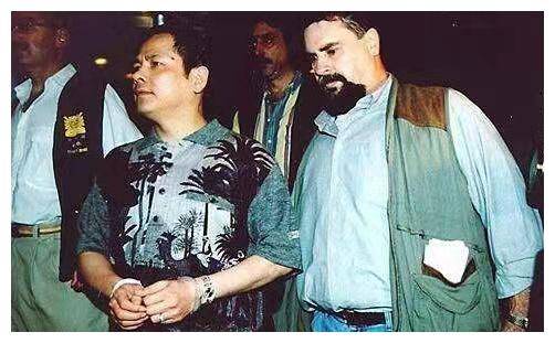 1996年,刘德华被崩牙驹带到澳门,多亏赌王何鸿燊才能安全回港_成龙刚