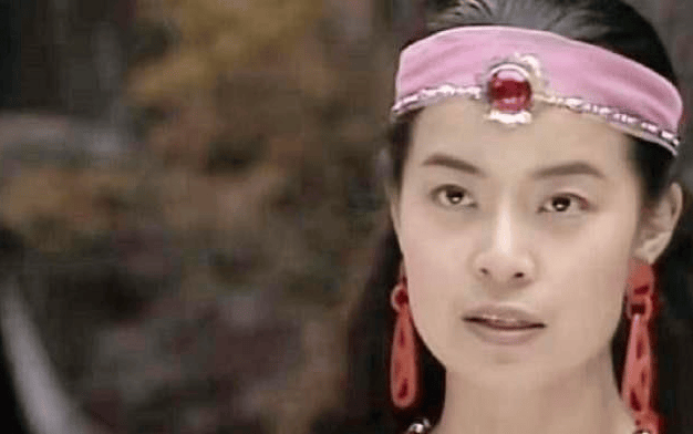 顾艳的父亲当时已经是浙江省文化艺术厅的处长了,所以在这样的家庭