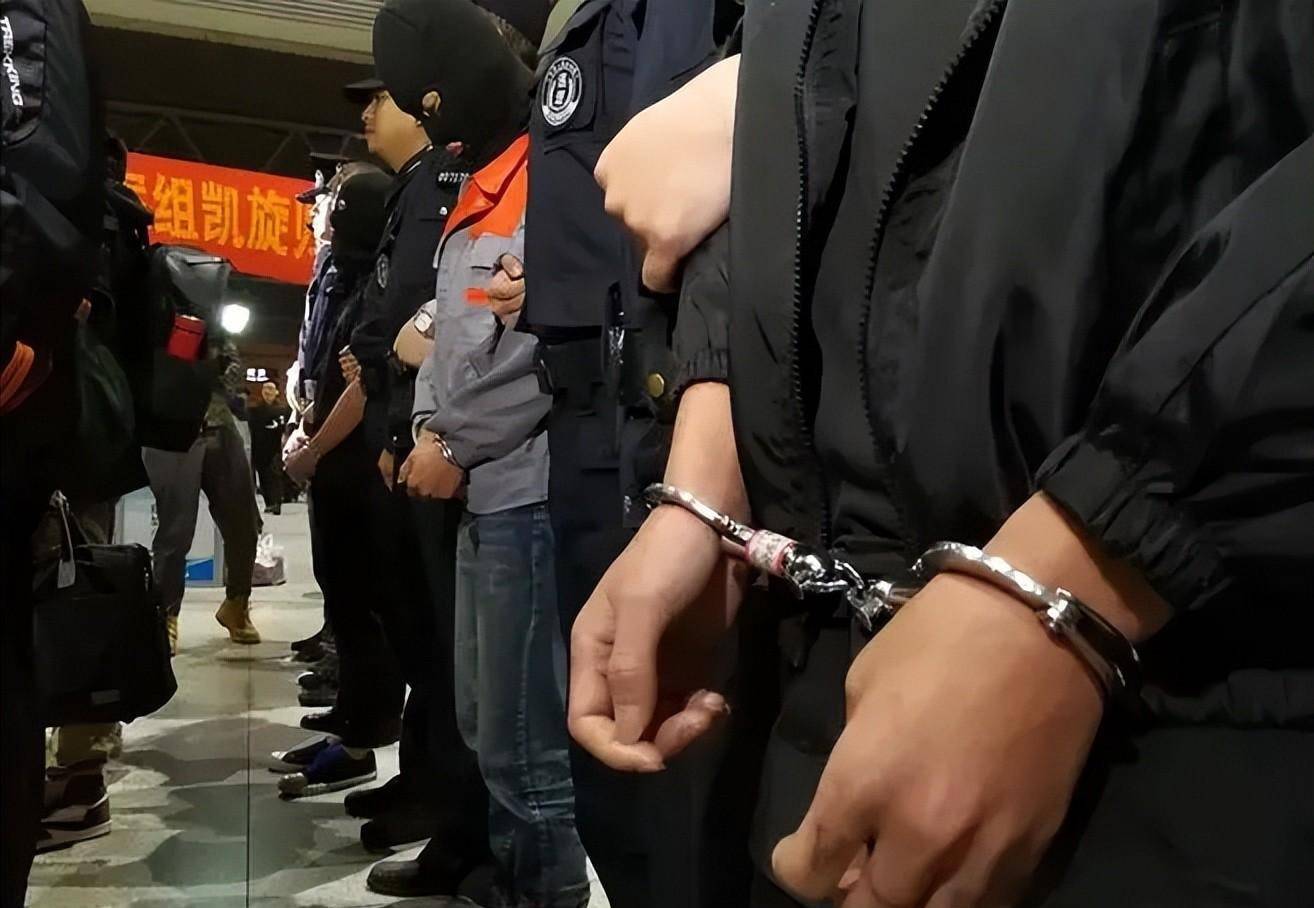 警察抓捕犯人图片图片