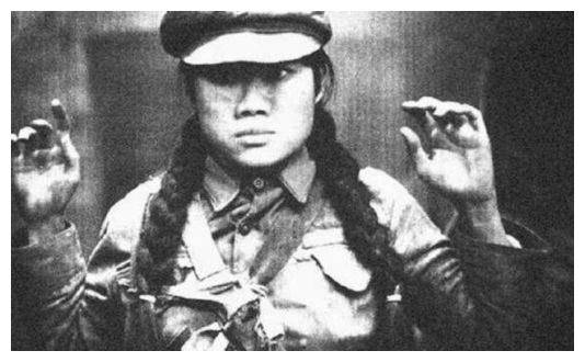 抗战老照片:图1被俘的女八路,图4是比汉奸还可恶的皇协军!