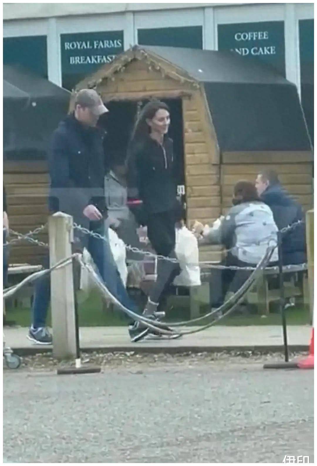 真假王妃疑云,视频模样年轻,和丈夫有说有笑,为何网友不相信?