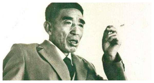 才能完成华丽的反转,从一个极其贫困的村庄成为当时中国农村的首富村