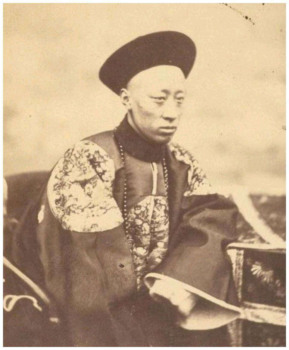 道光的儿子中,最有能力也最有魄力的人,显然是皇六子奕訢,因此奕訢是