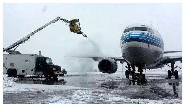 盘点中国的十大空难,事故原因各种各样,有天灾,也有人祸_飞机_空军