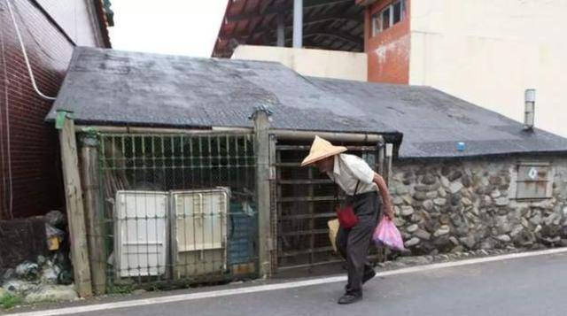 汪呈松在台湾的家原来他是担心女儿家里条件也不好,怕回了大陆会给