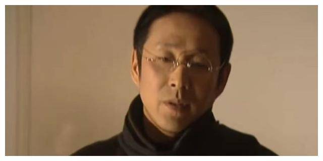 《黑洞》聂明宇:作为市长的儿子,活得安稳是他的梦_张峰_小钟_孟琳