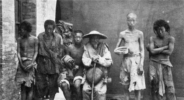 而古代,也有很多的乞丐,当时的社会保障制度也不健全,所以乞丐只能