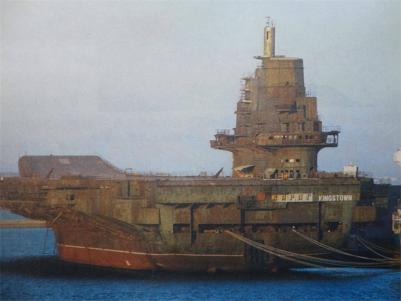 2001年,"瓦良格号"回国途中遭土耳其勒索10亿美金,中国给了吗