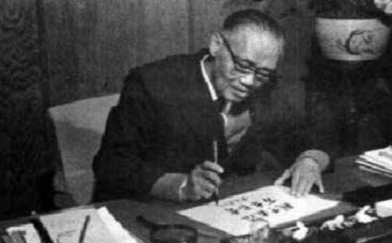 原创1981年,越军飞行员乔清陆,携9名同伴驾机投奔中国,最后怎样了