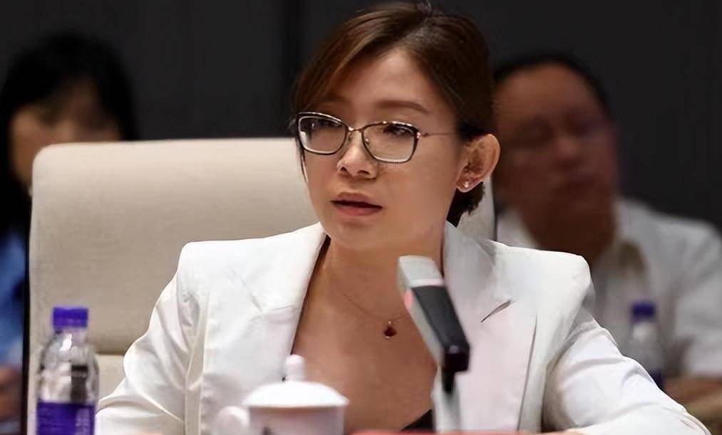 冰壶女神王冰玉近况:退役经商很成功,老公是博士,38岁越来越美_王大军_比赛_训练
