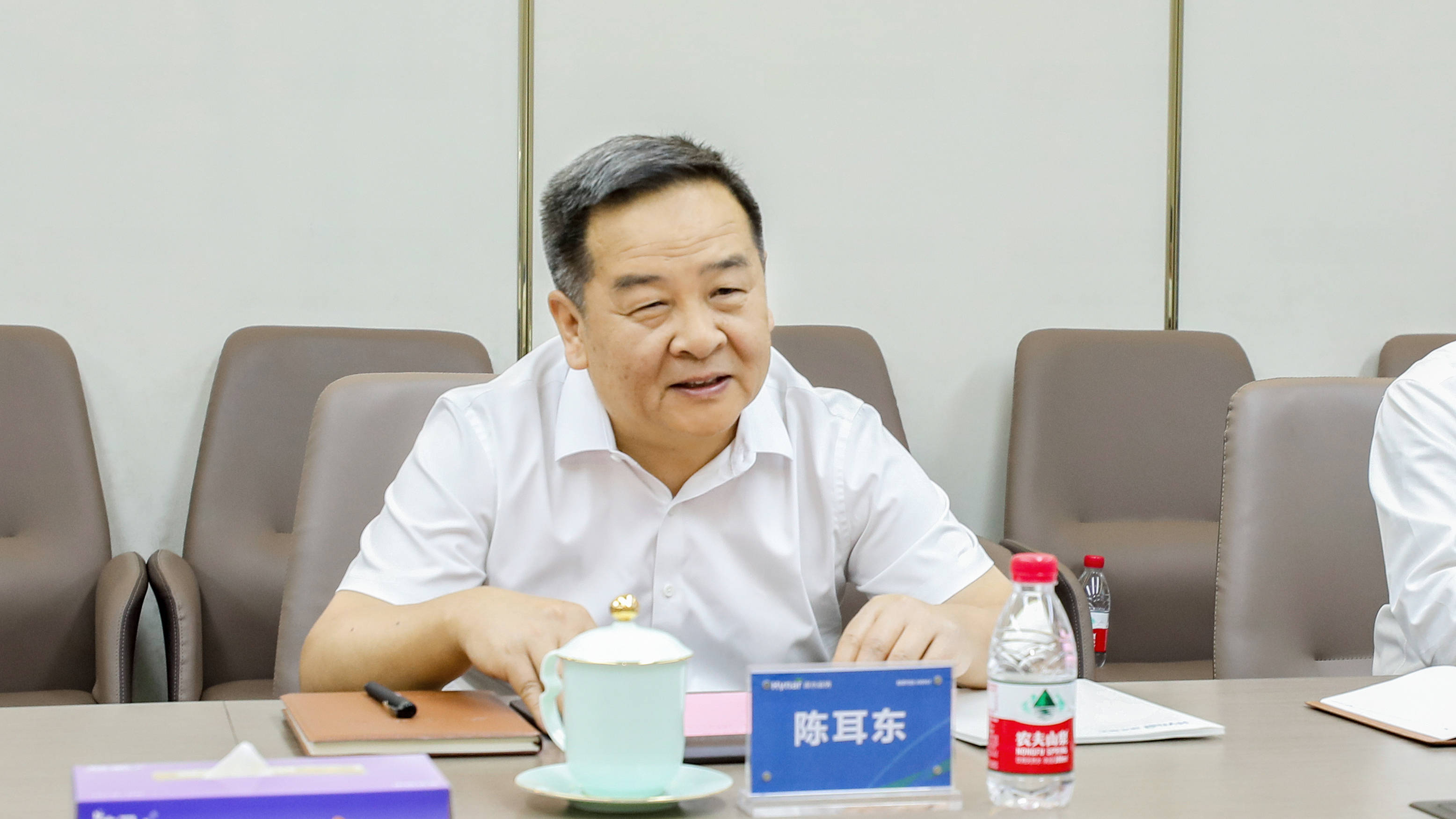 山西省长治市委书记陈耳东一行莅临深水海纳座谈交流