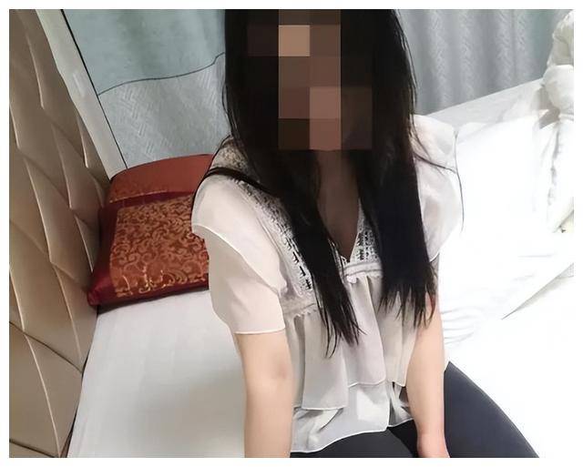 失足女跟一男子谈好价格,去后才知道是三个人,遭三男性侵