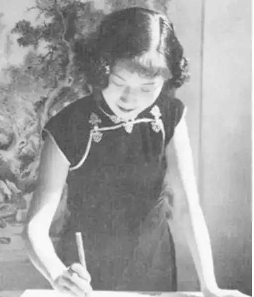 所以,杂志社每天都能收到很多寄给潘小璜的信,有的