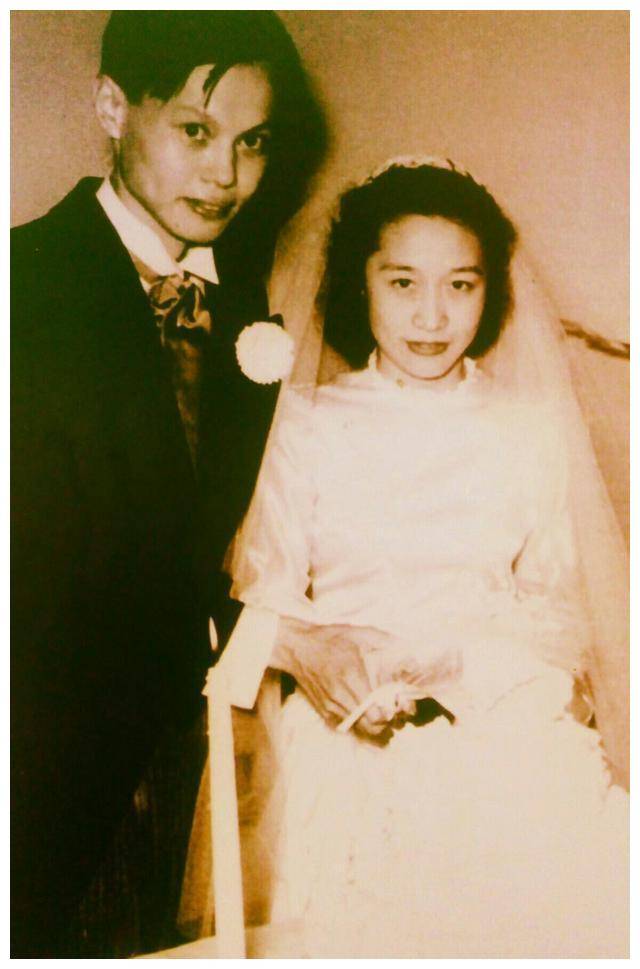 102岁杨振宁:工资全部上交,收入不菲!难怪翁帆看不上那点遗产