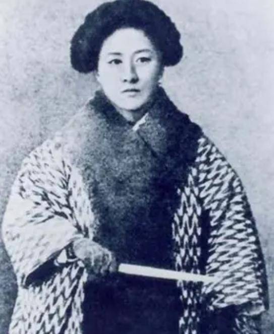 秋瑾起义前遭家暴,遇难后丈夫却抑郁而终,儿子晚年捐出所有资产