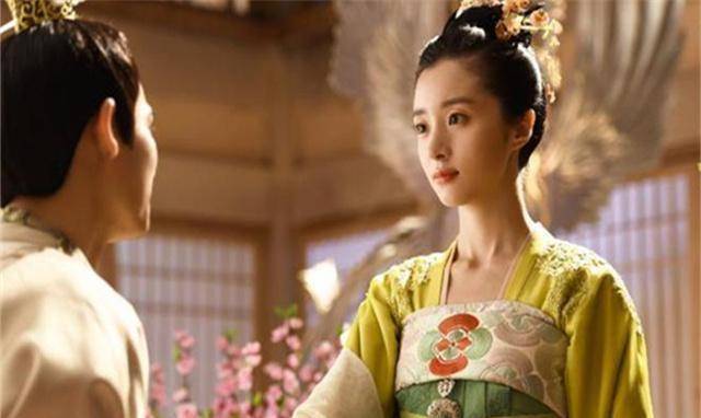 明达晋阳公主李明达是李世民和长孙皇后的第三个女儿,长孙皇后离世时