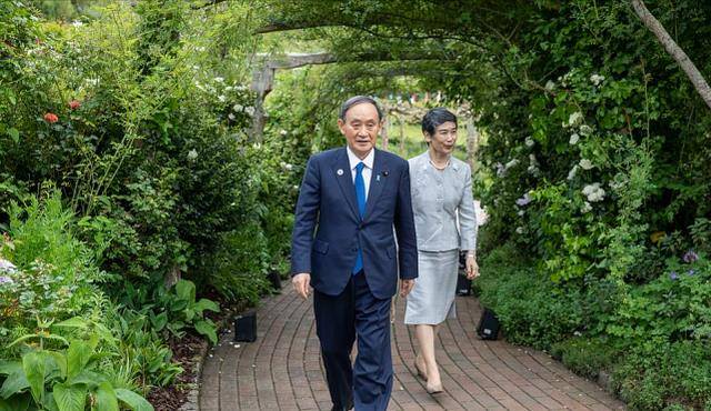 日本首相菅义伟夫人图片