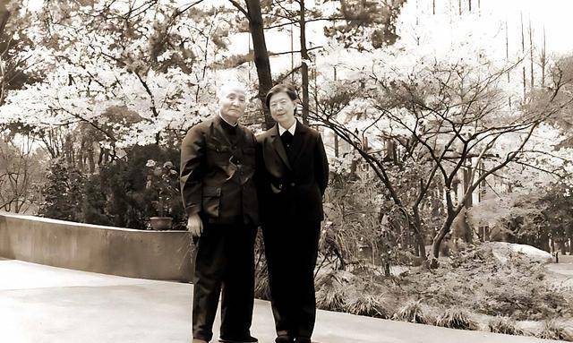 婚礼花了1块多钱,在家从不称呼他_于若木_延安_同志