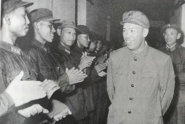 1980年叶剑英指示给梁兴初安排工作，梁兴初思考再三：我不当顾问_将军_银元_子弹