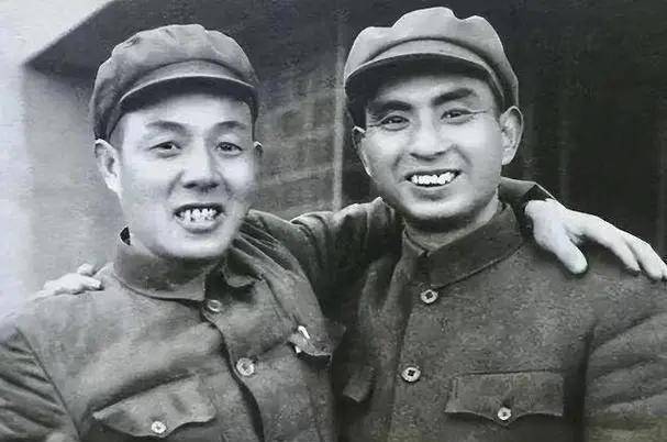 杨勇出访英国,被质疑指挥能力,杨勇:25年前就俘虏过你们的中将_毛主席_将军_军队