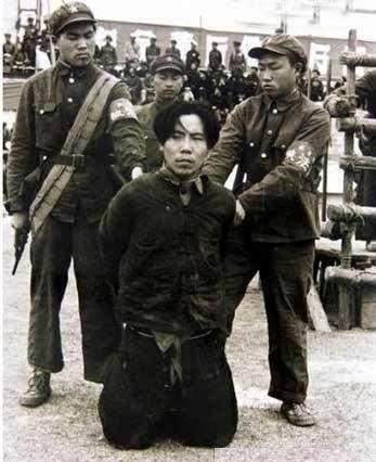 此人是溥仪最信任的贴身侍卫,曾两次出卖溥仪,让他丢尽了脸