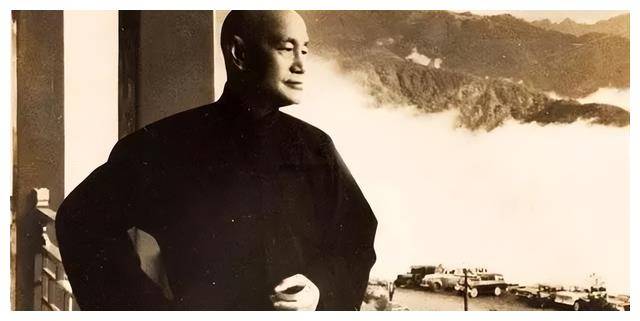 蒋介石撤往台湾究竟带走了多少财富?