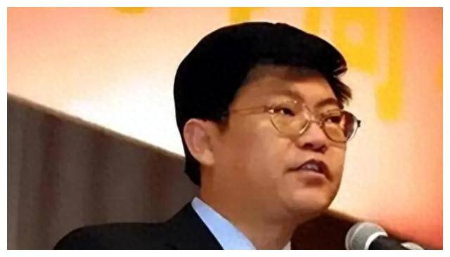 然而,就在李滨登顶之时,他却陷入了一场令人发指的叛国丑闻.