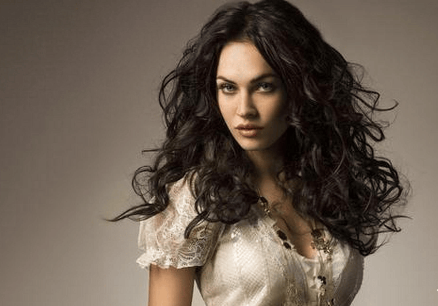 好莱坞性感女神：梅根・福克斯十部大尺度电影，光影中感受她的独特魔力_搜狐网, image size:1830x1278