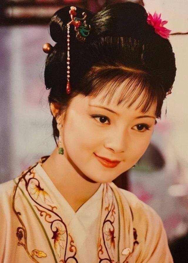 聊聊《红楼梦》里薛宝钗对于兄长薛蟠的感观