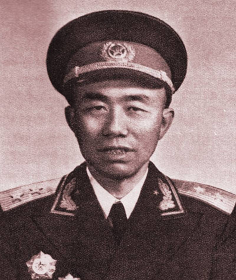 他44岁担任福州军区副政委,56岁却选择自杀,两个儿子都是中将_刘培善_将领_刘晓榕