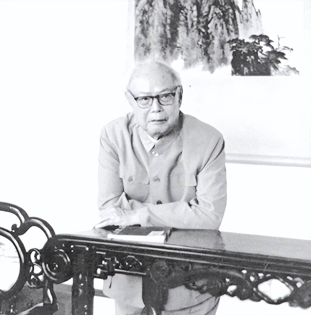 74年中央为贺龙恢复名誉,叶帅直言:我和贺龙个人关系并不是很好_廖汉生_叶剑英_毛主席