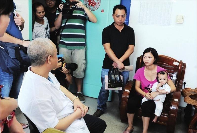 郑雪雪和王立斌怀着这样坚定的心情带小欣言来到了三明市第一医院问诊