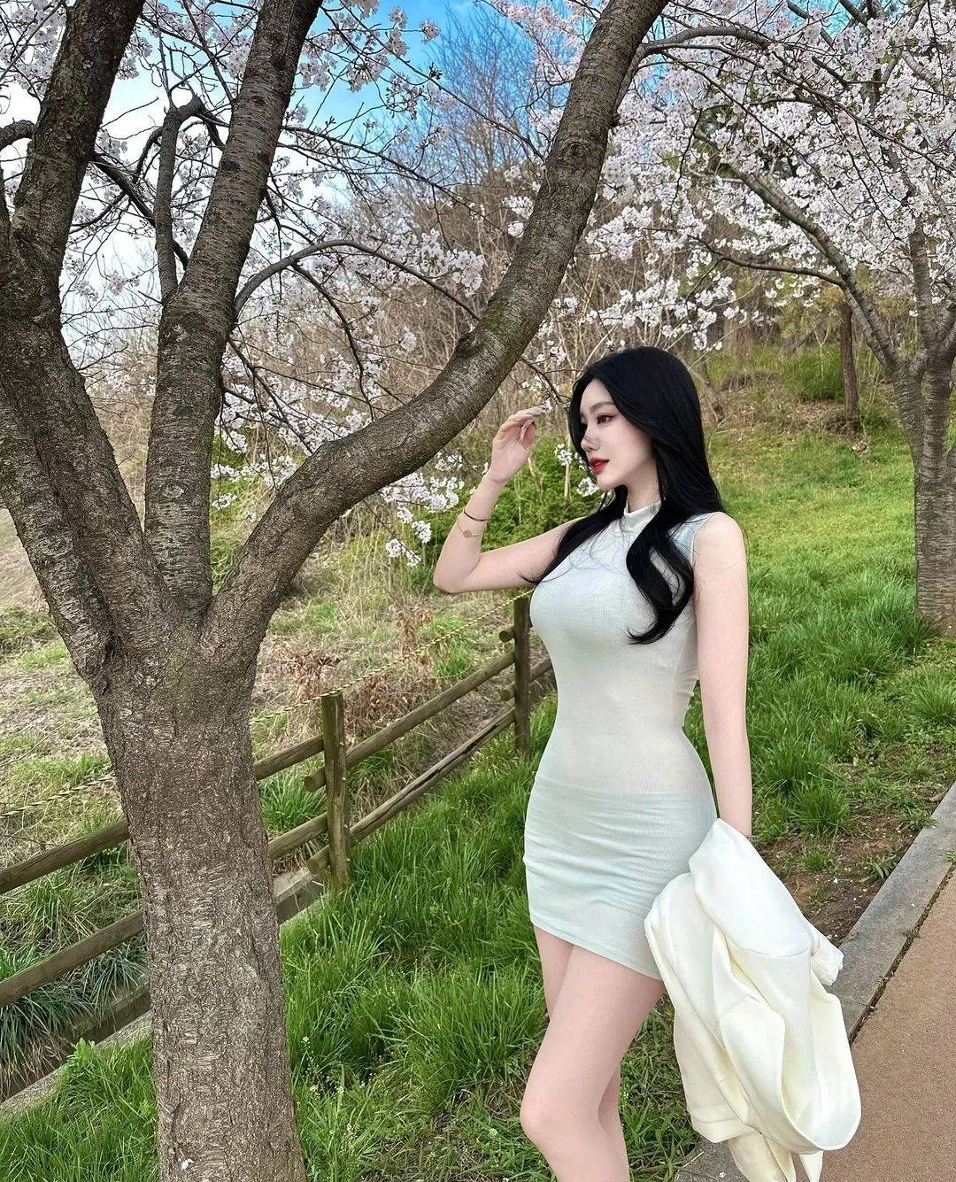 沪上娱乐圈极品女神又白又嫩超级大长腿真的是太绝了