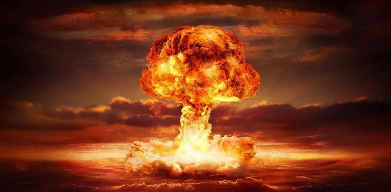 苏联14万吨核弹炸出人工湖,部长带头游泳:没有辐射_核武器_爆炸_地下